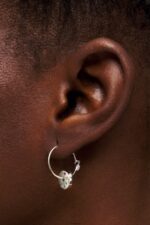アクセサリー Bimba Y Lola スモールロゴフープイヤリング シルバーとマルチカラー 6BZ0X0833 - 画像 (2)