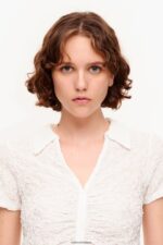 衣類 Bimba Y Lola ボタン付きテクスチャーTシャツ 象牙 6BZ0X0287 - 画像 (3)